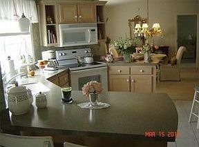 4th image of 32 Brookstone Dr