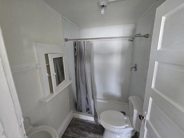 Center Point Apartments — Photo 21