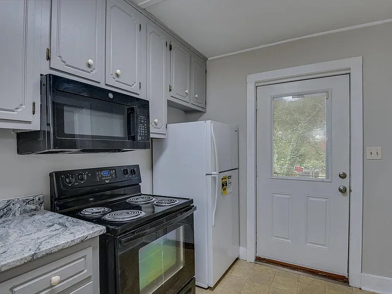 1011 Georgia Ave #3 — Photo 12