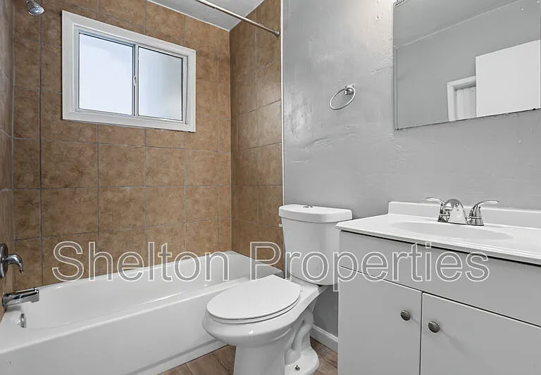 1713 N 31st Pl #6 — Photo 17