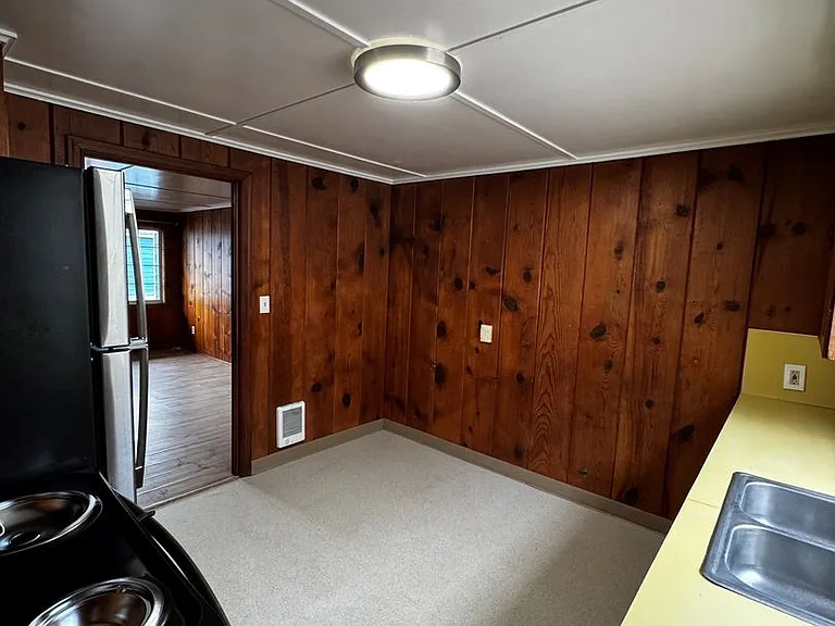 1624 S Columbia St — Photo 9