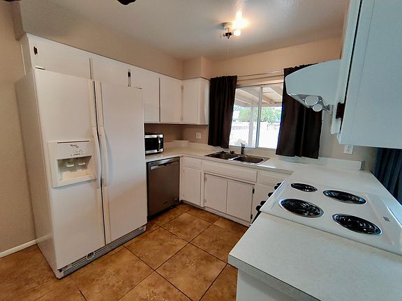 2nd image of 2516 E Hermosa Dr