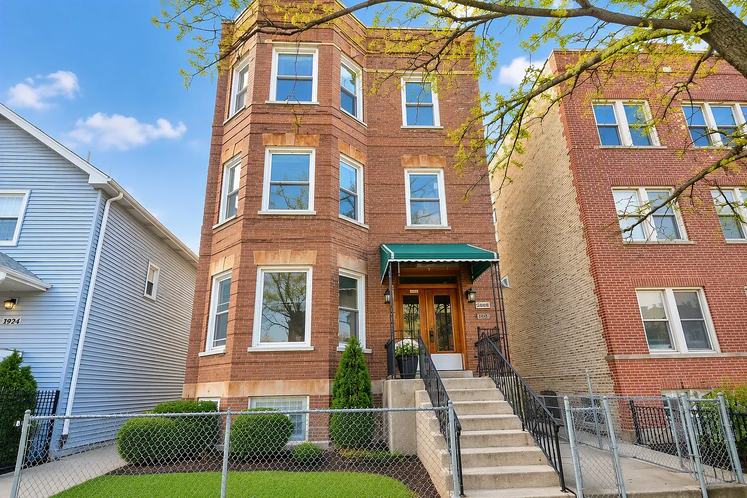 2 bed, 750 sqft, $1,795 — Photo 1