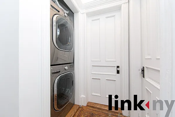 Rented by Link NY Realty | media 76