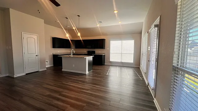 1818 Bayou Wood Ln — Photo 7