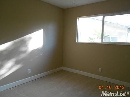 5th image of 815 Shearer St