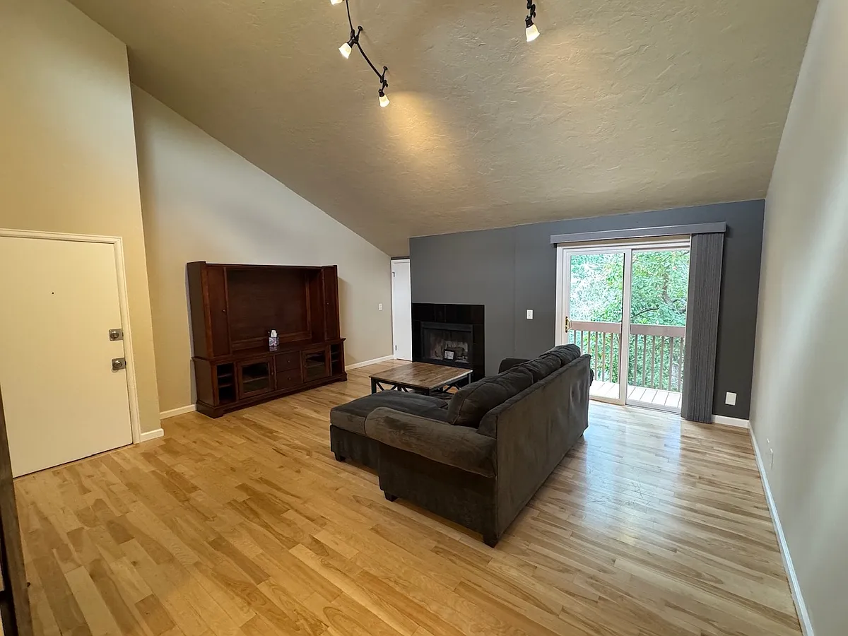 Building Photo - 2867 Sundown Ln #305