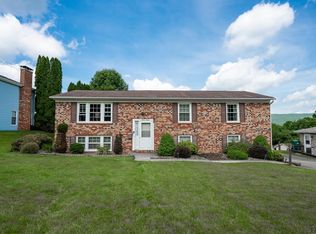 1216 Zucco Ln, Johnstown, PA 15905