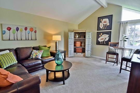 5th image of 2711 Curlew Ct