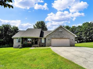 558 Golden Harvest Cir, Seymour, TN 37865