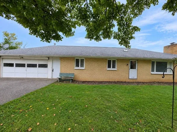 8545 Lake Pleasant Rd, Erie, PA 16509