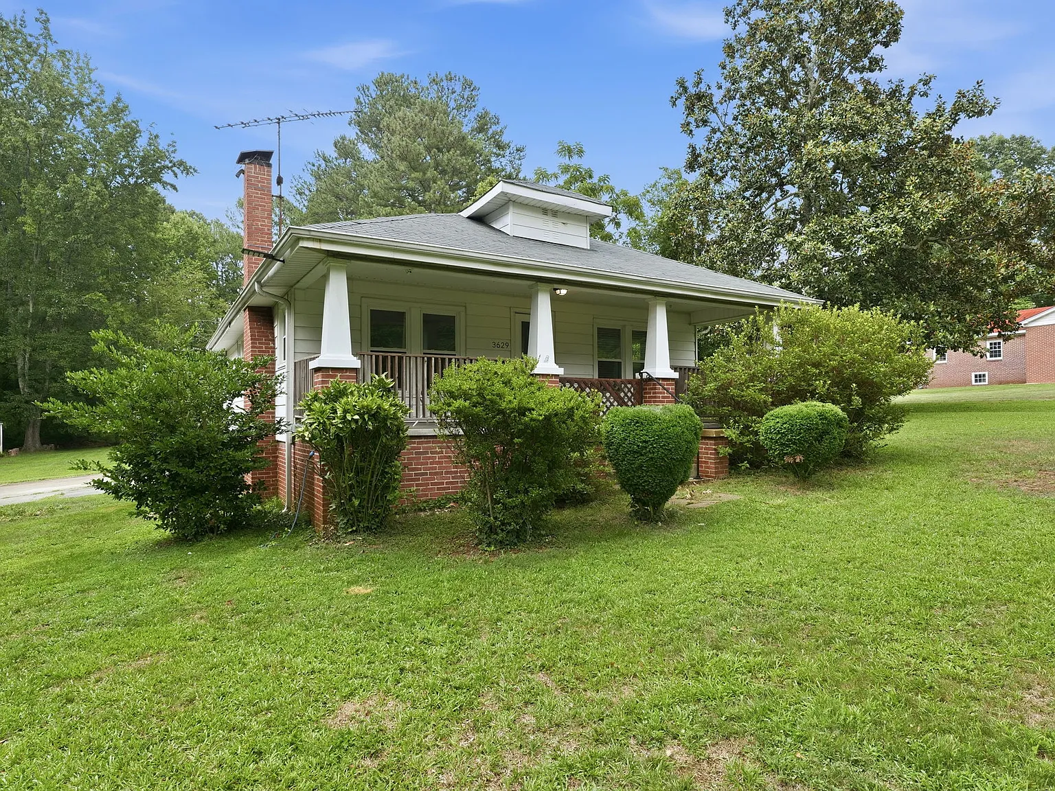 2 bed, 1.5 bath, 1016 sqft, $1,850 — Photo 2
