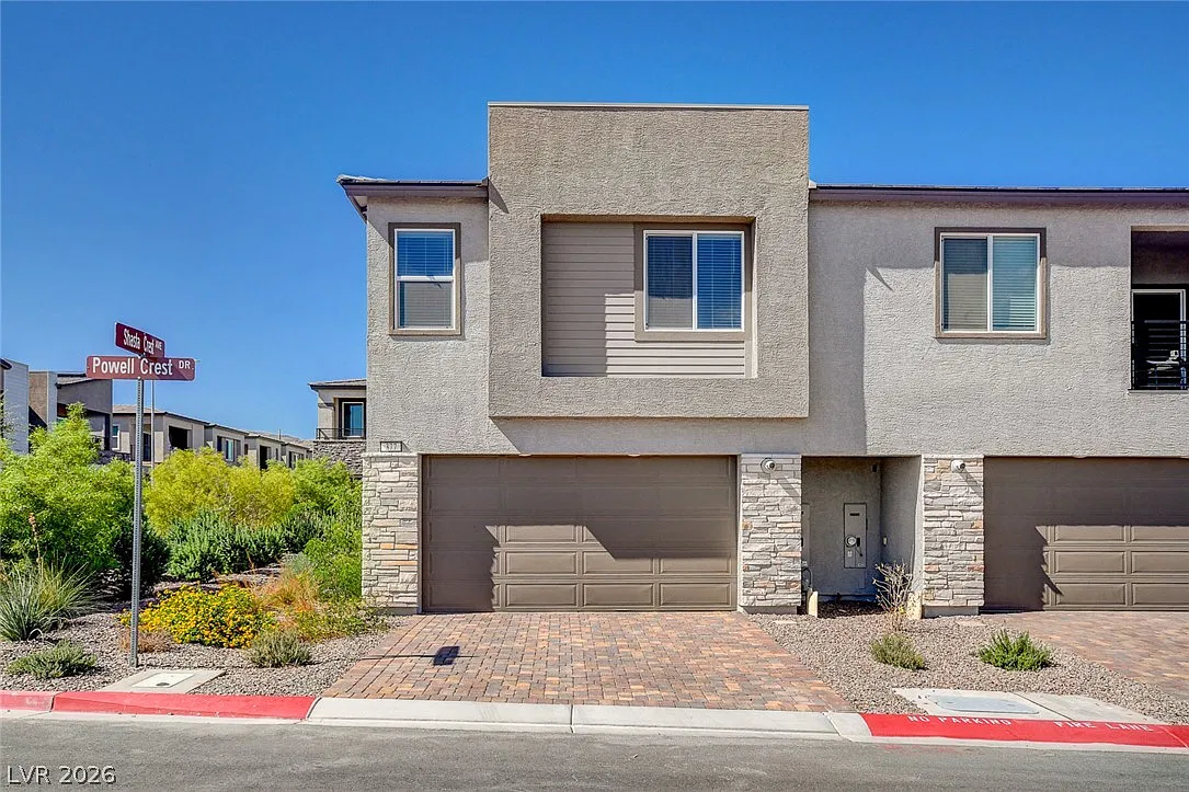 4 bed, 3.0 bath, 1936 sqft, $2,095 — Photo 3