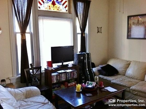 3rd image of 3417 N Janssen Ave #1W