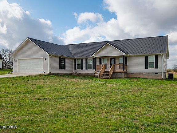 2nd image of 935 Oakland Rd