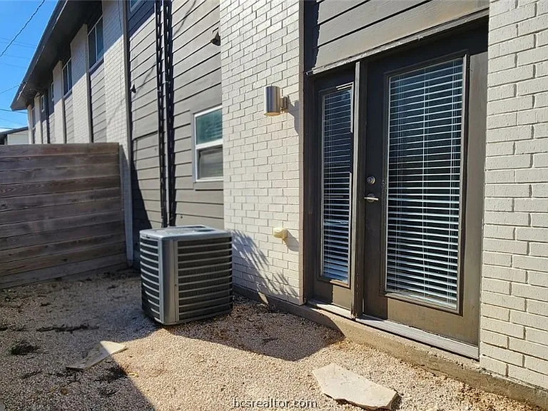 505 Boyett St #D1 — Photo 20