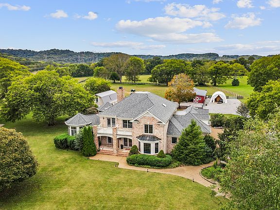 3rd image of 7704 Scenic River Ln