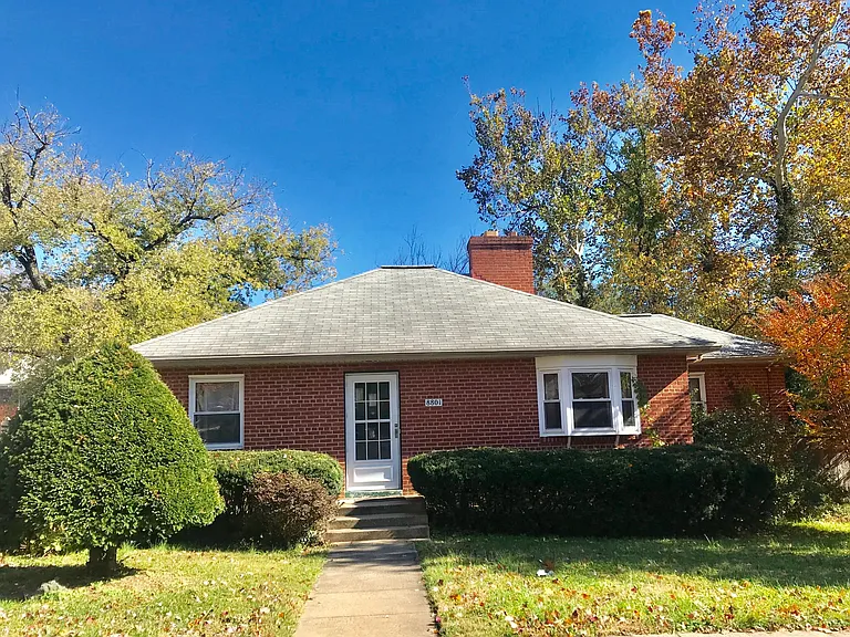 8801 Leonard Dr — Photo 1