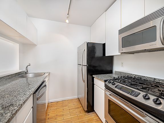 4th image of 250 W 90th St APT 7I