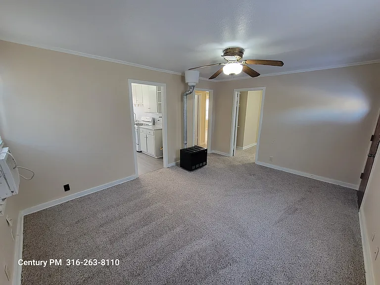 4011 E Whitney Ln — Photo 23
