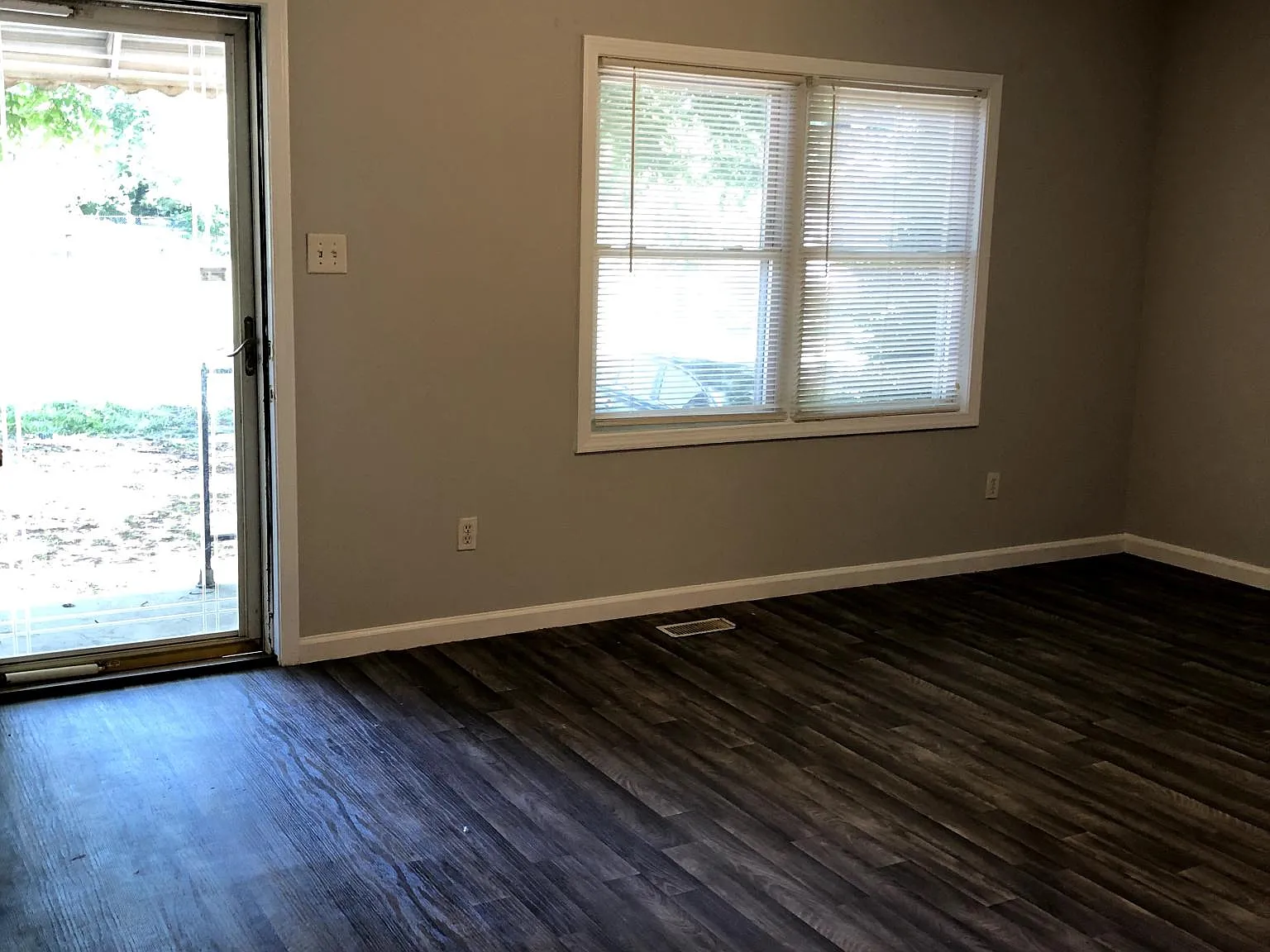 2 bed, 800 sqft, $1,249 — Photo 2