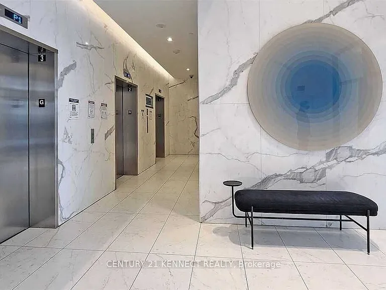 251 Jarvis St #Penthouse 14 — Photo 16