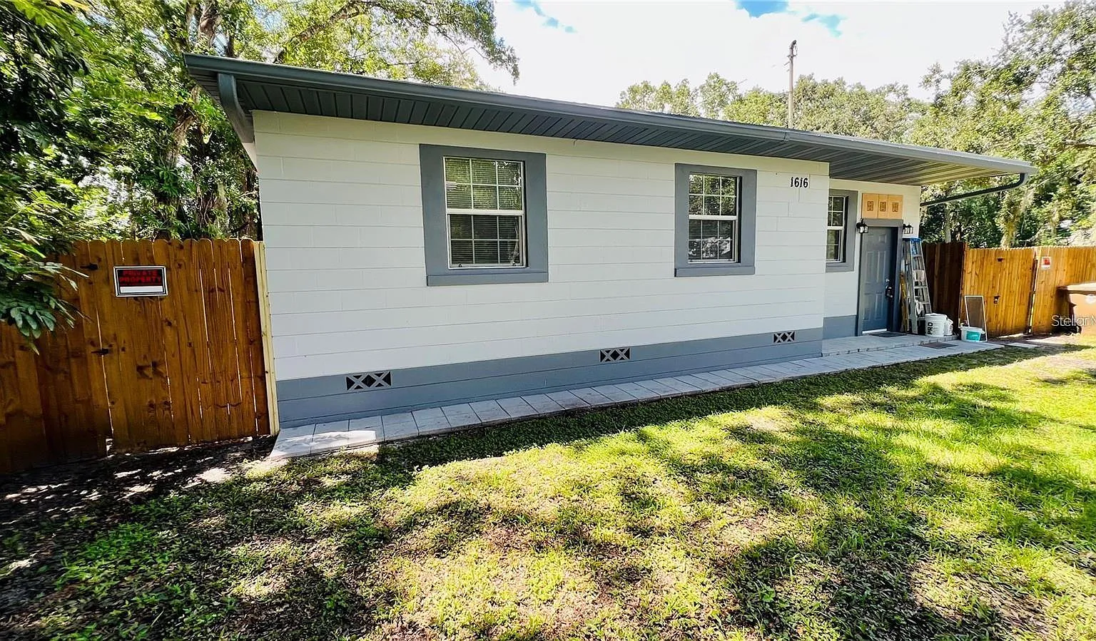 3 bed, 2.0 bath, 828 sqft, $1,600 — Photo 1