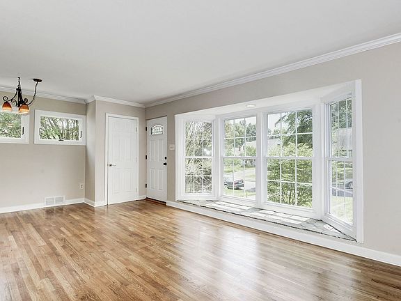 4th image of 6607 Cornell Dr