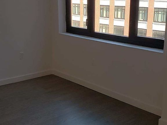 3rd image of 125 Parkside Ave #7EE