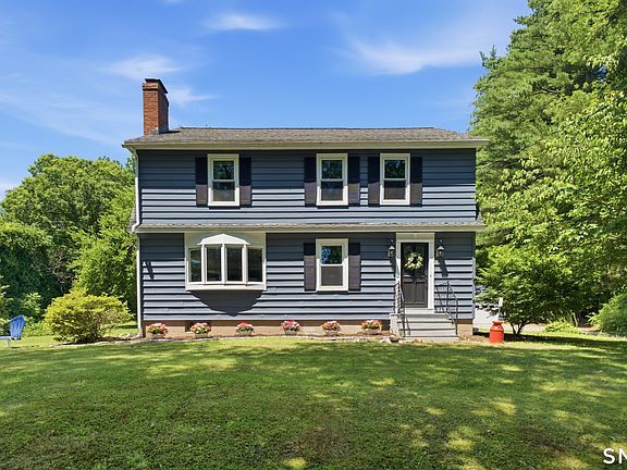 3rd image of 82 Orchard Hill Road