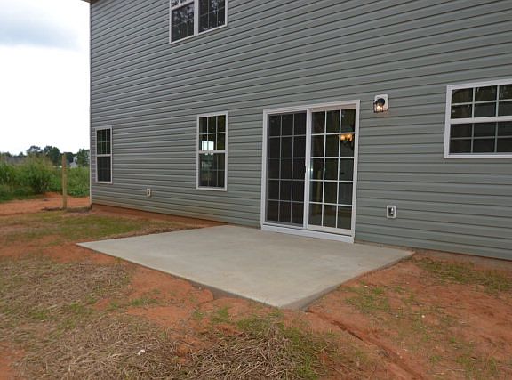 5th image of 631 Fox Haven Dr