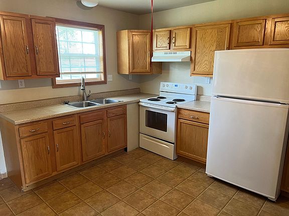 2nd image of 1900 Dunham Dr #B