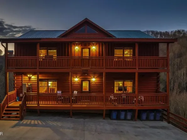 3328 Smoky Ridge Way, Sevierville, TN 37862