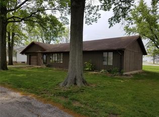1351 Slade St, Carlyle, IL 62231