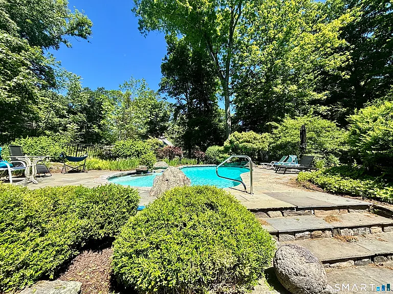 15 Timber Ln — Photo 8