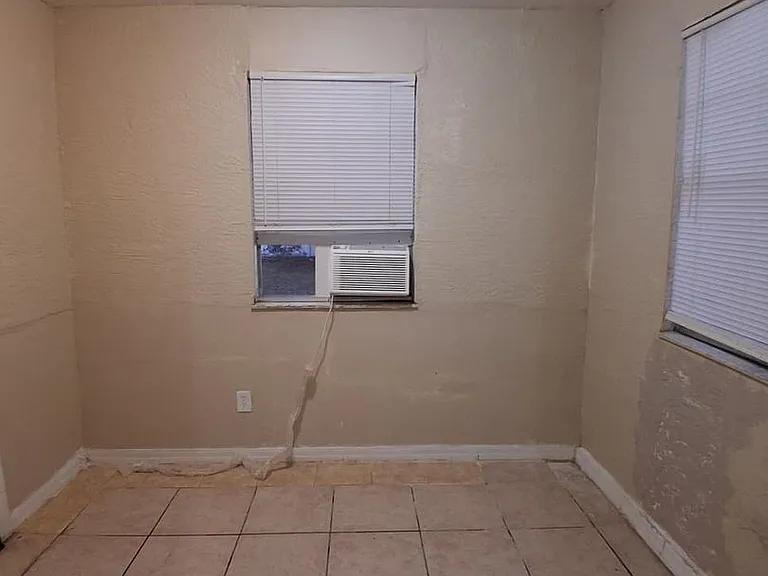 1209 Carlsbad Pl — Photo 9