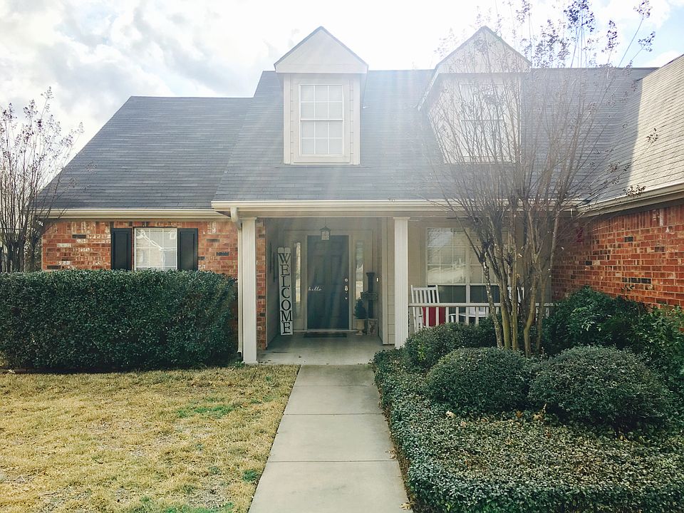 1st image of 917 Woodhollow Dr