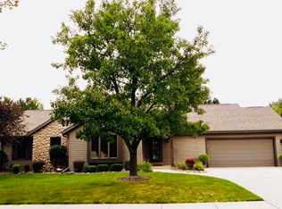 7388 W Brunn Dr, Franklin, WI 53132
