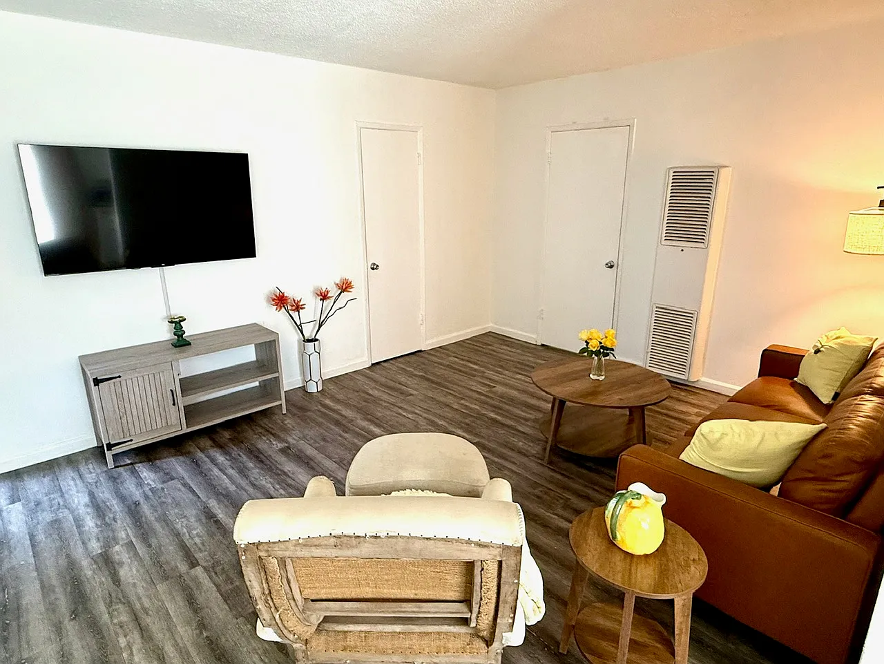 3361 Bagley Ave — Photo 2