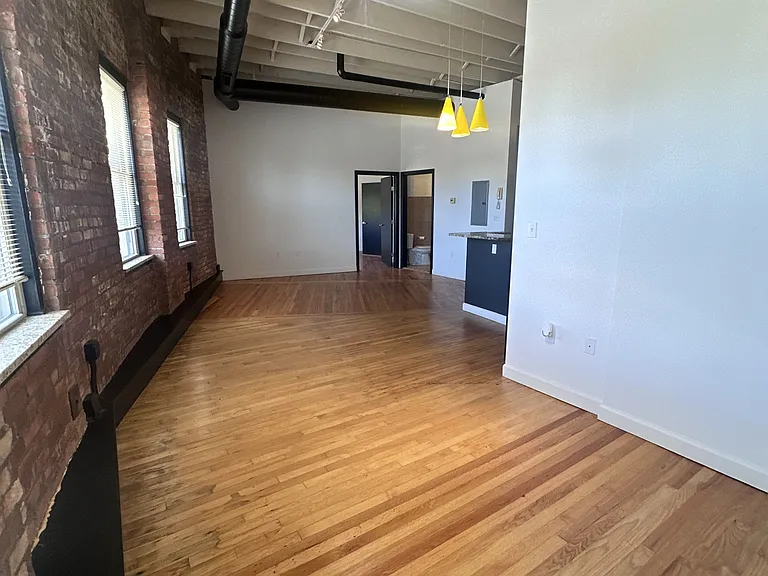 2800 Mayfield Rd — Photo 8