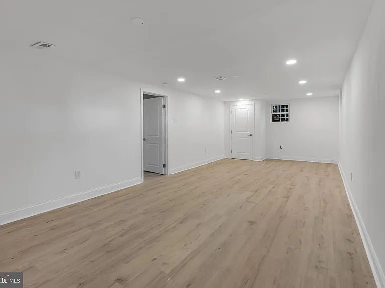 3284 Annandale Rd — Photo 27