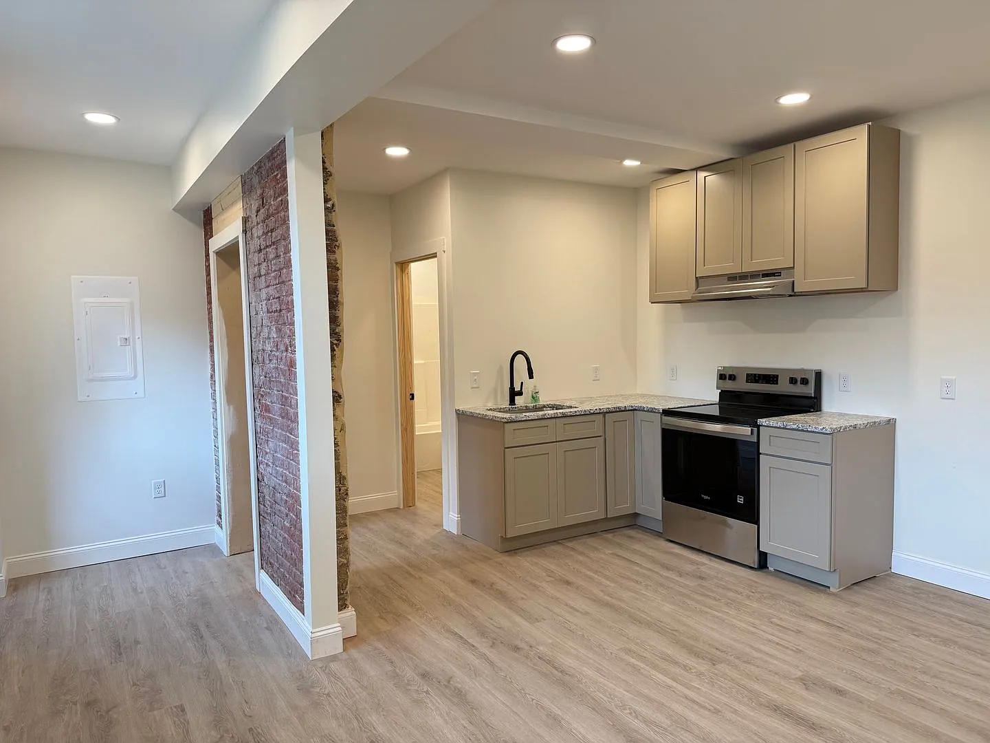 463 S. Prince St. — Photo 1