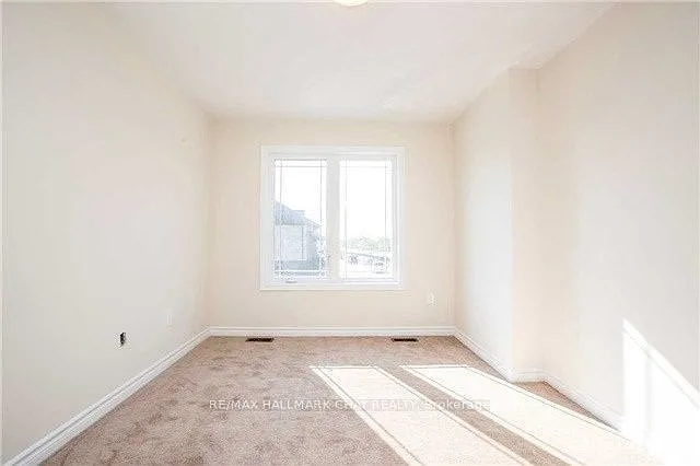 63 Batteaux St — Photo 4