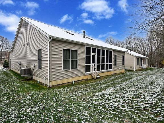 3rd image of 956 Flanders Dr