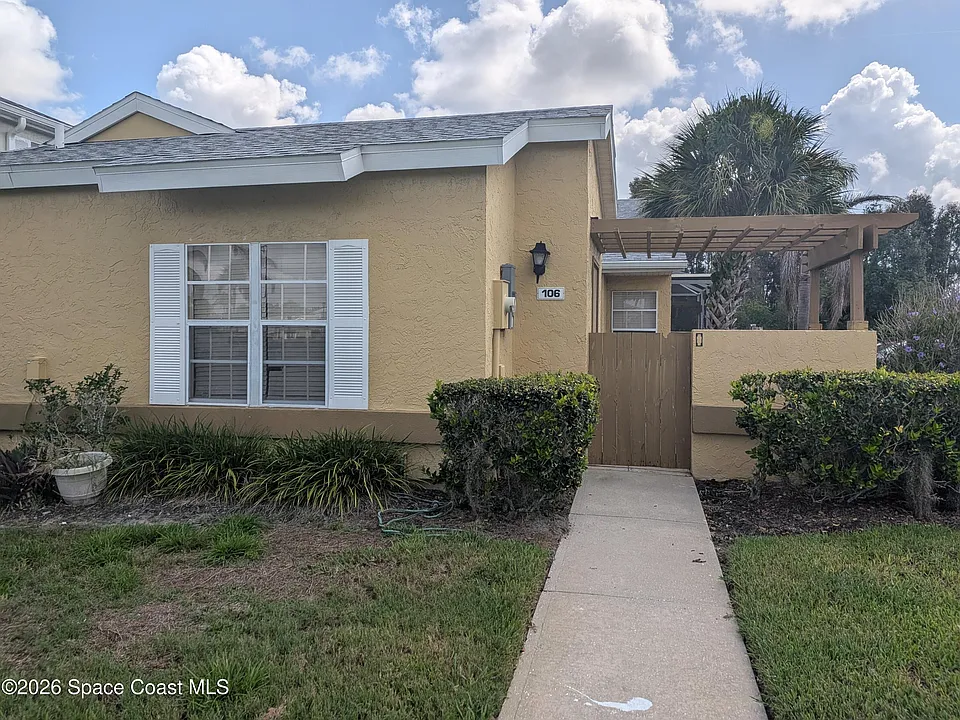 1490 Malibu Cir NE #106