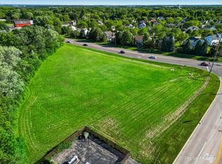 9 Huntley Rd, Carpentersville, IL 60110