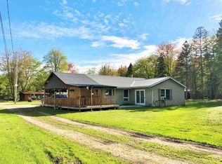 1195 Short St, Hope, MI 48628