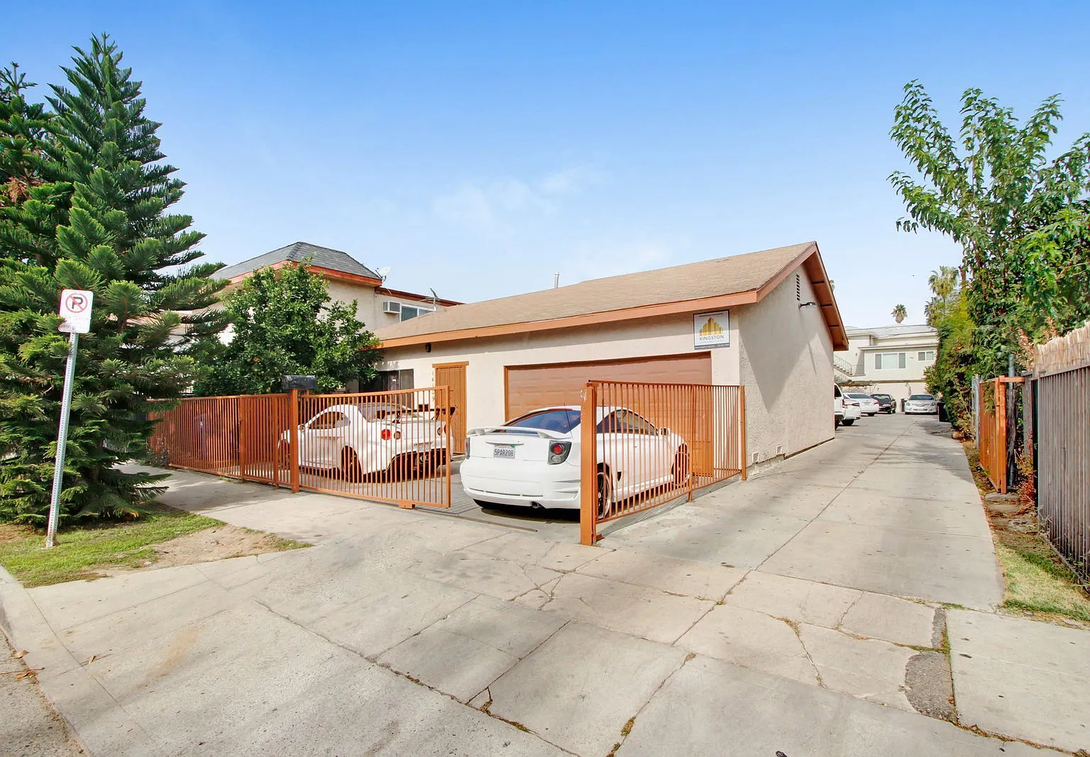 2 bed, 1.0 bath, $2,500 — Photo 2