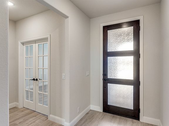 2nd image of 725 Seahawk St