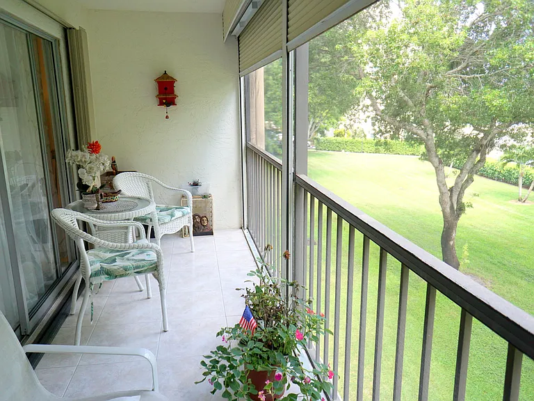 7286 Huntington Ln #306 — Photo 30